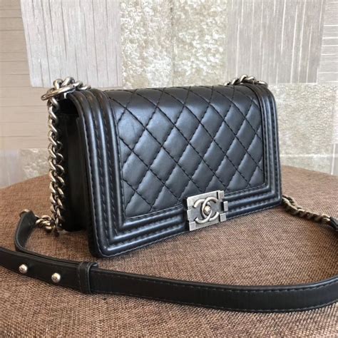 chanel le boy purse price|Chanel boy small quilted bag.